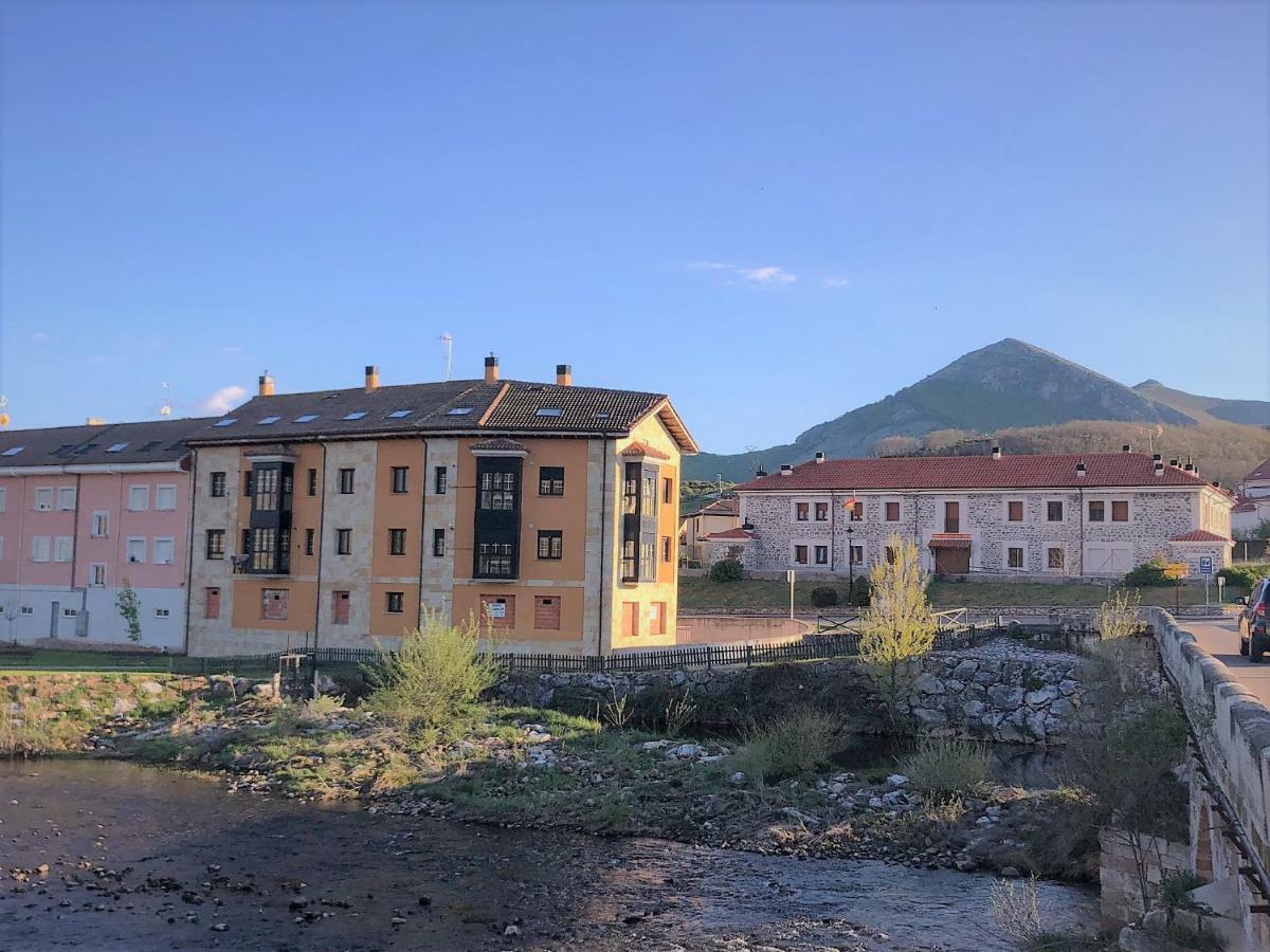 Apartamentos Del Pisuerga セルベラ・デ・ピスエルガ エクステリア 写真